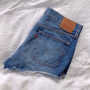 Levi’s Like New High Rise Jean Shorts